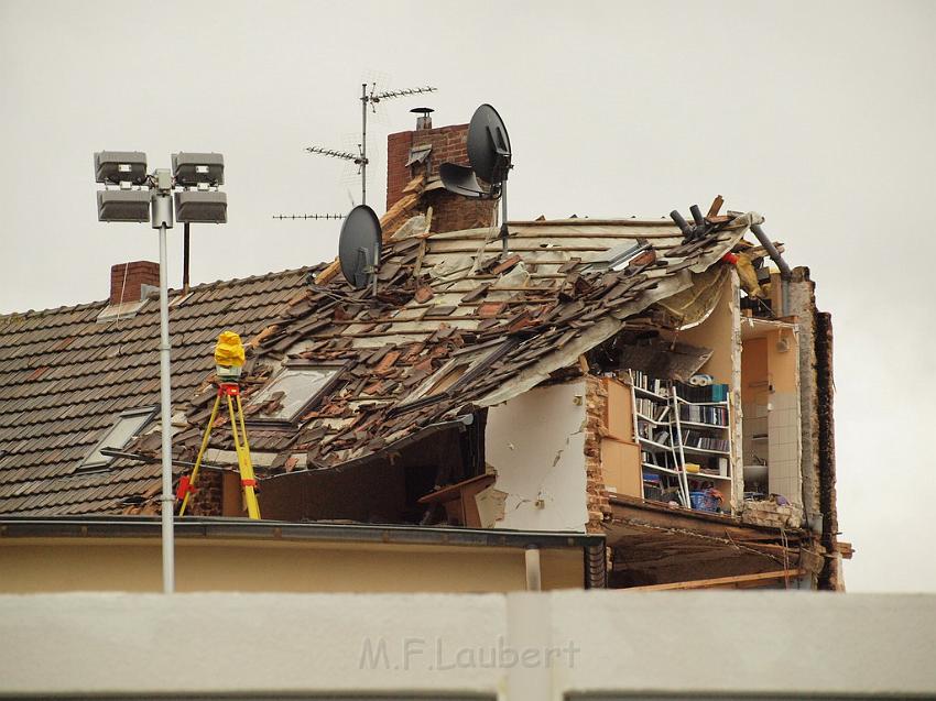 Hausexplosion Bruehl bei Koeln Pingsdorferstr P476.JPG